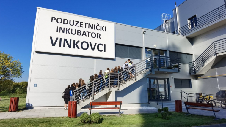 Učenici Ekonomske i trgovačke škole Ivana Domca posjetili Poduzetnički inkubator